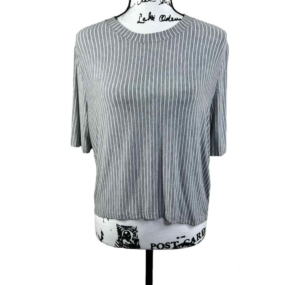 New York & Company grey stripe top open back short sleeve size XL Stretch boho
